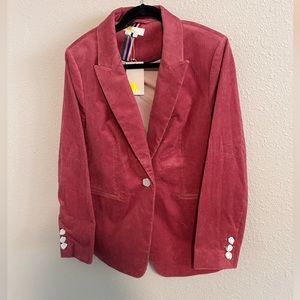 Boden pink corduroy jacket

Kept in a smoke and pet free home